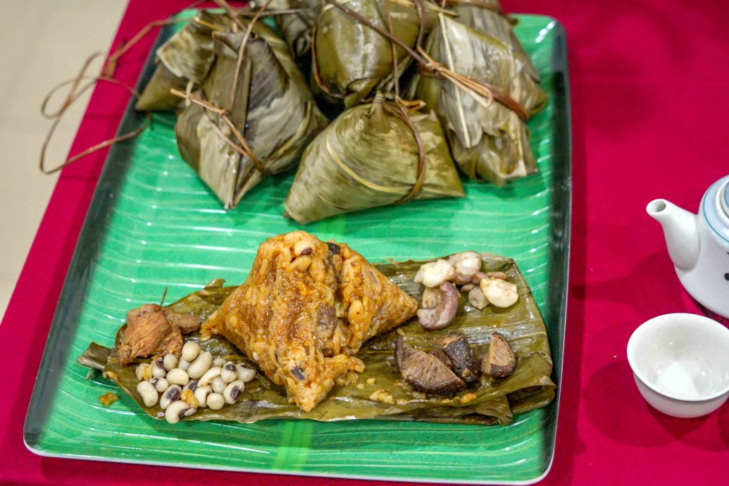 《四季中华》“粽香情长”活动,品尝不同籍贯粽