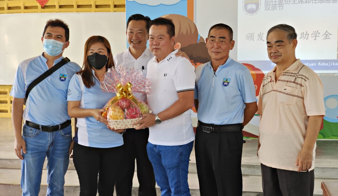 NS芙蓉:巫基维任拉杭华小新家协主席;谢琪清:首要任务是招生