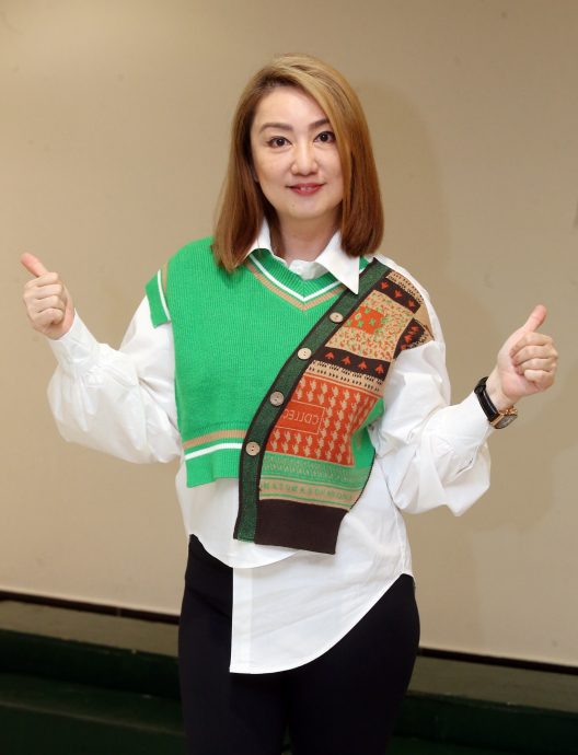 2023爱华教义演｜8歌手同台泡制连串惊喜 郭雯雯跳扇子舞唱郑秀文金曲