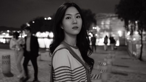 29岁女演员楼梯间摔倒脑死 家属捐献器官延续温暖