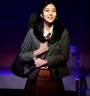 29岁女演员楼梯间摔倒脑死 家属捐献器官延续温暖