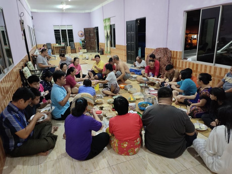 4/6见报∕我们∕多彩达雅节，传统文化不消失