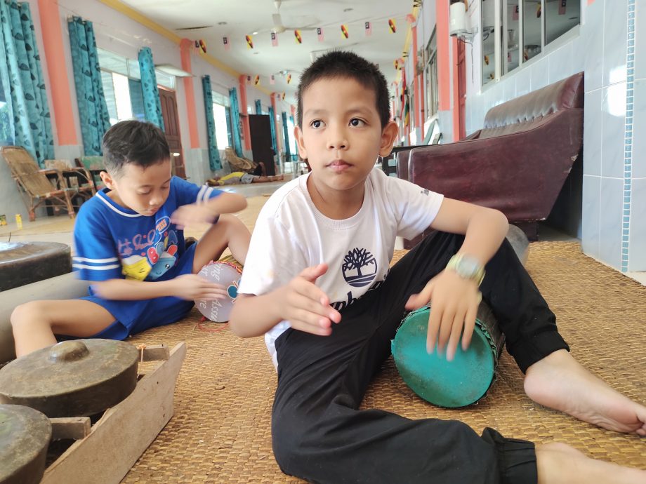 4/6见报∕我们∕多彩达雅节，传统文化不消失