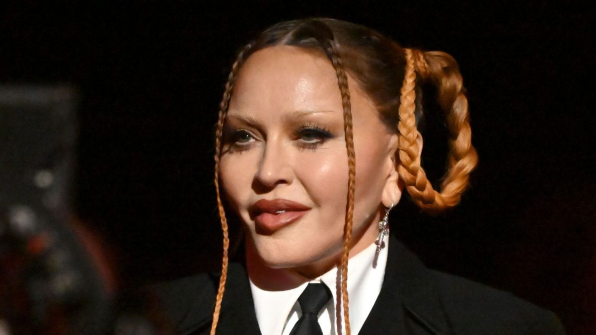 64岁麦当娜失去知觉紧急送医 “严重细菌感染”ICU插管治疗