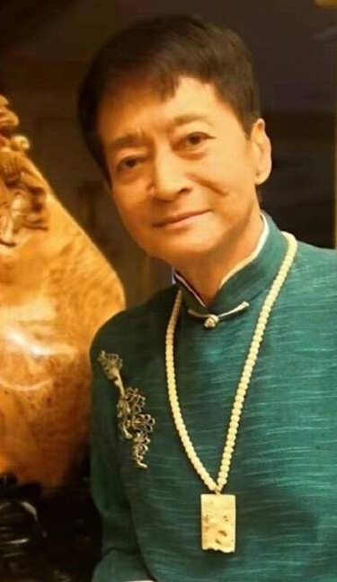 75岁“御用奸人”方刚 身家丰厚豪宅内可摘荔枝