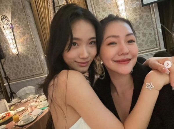 小S揭姐夫夸张宠妻 具俊晔亲喂大S吃饭