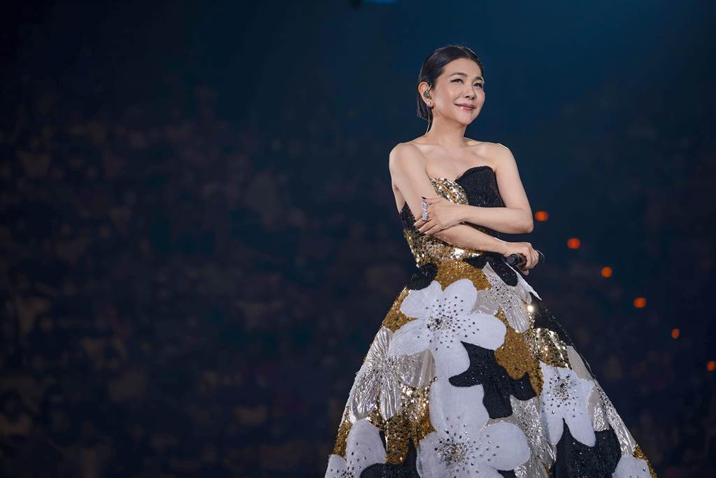 江蕙封麦8年飙唱《家后》 被张清芳设计泪崩