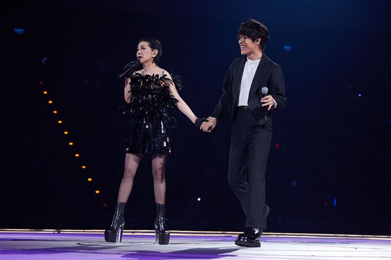 江蕙封麦8年飙唱《家后》 被张清芳设计泪崩