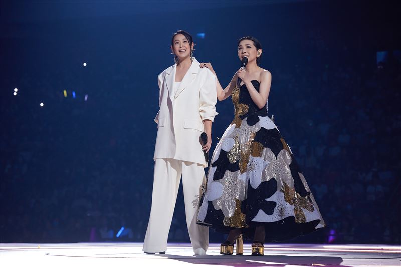 江蕙封麦8年飙唱《家后》 被张清芳设计泪崩