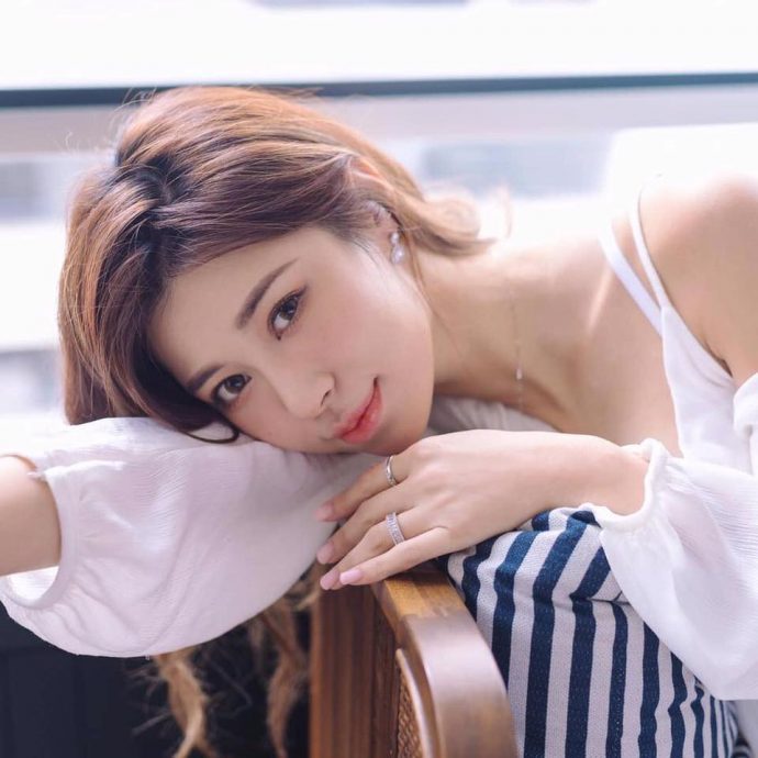 ​美女主持人搭地铁被袭臀 晒出嫌犯照反被指责