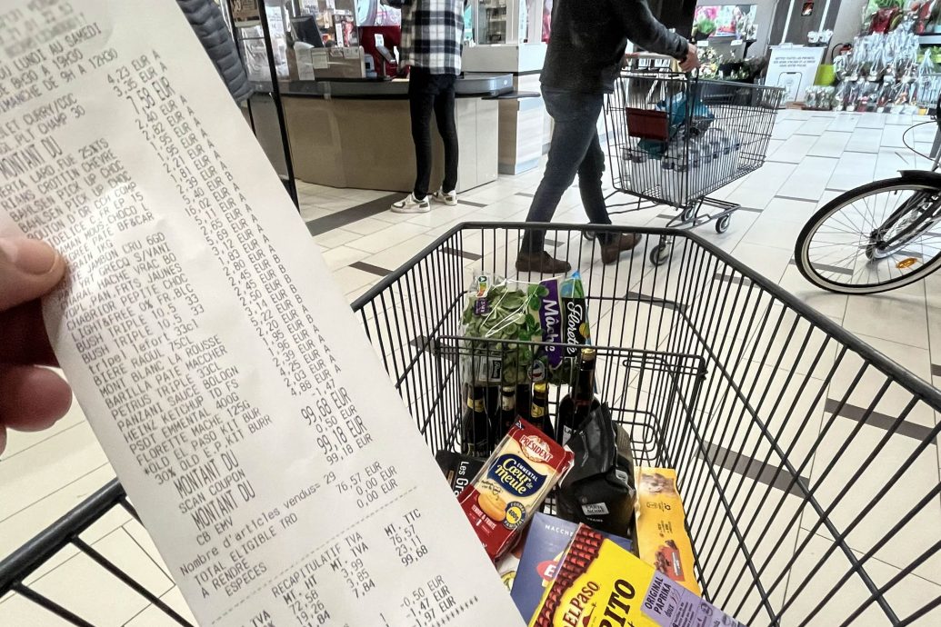 “不遵守就征暴利税”  法强制食品公司降价