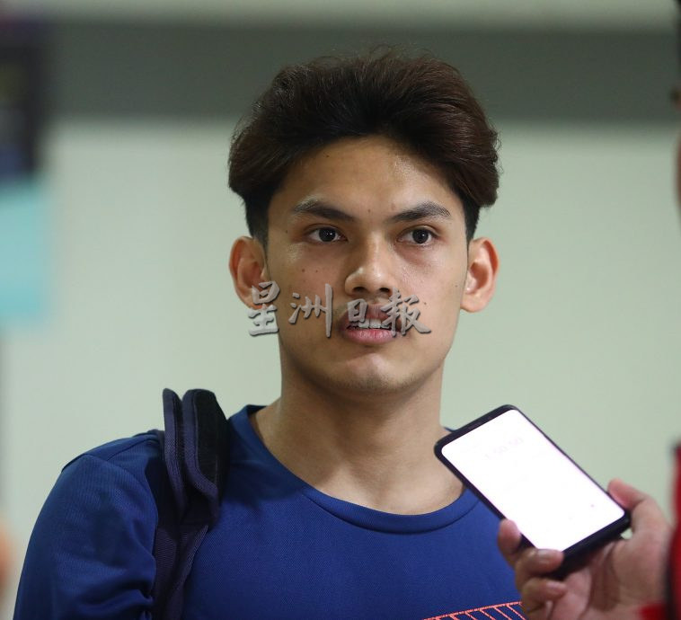 “尽快重返世界前30” 雷西盼飞汀美国赛夺冠