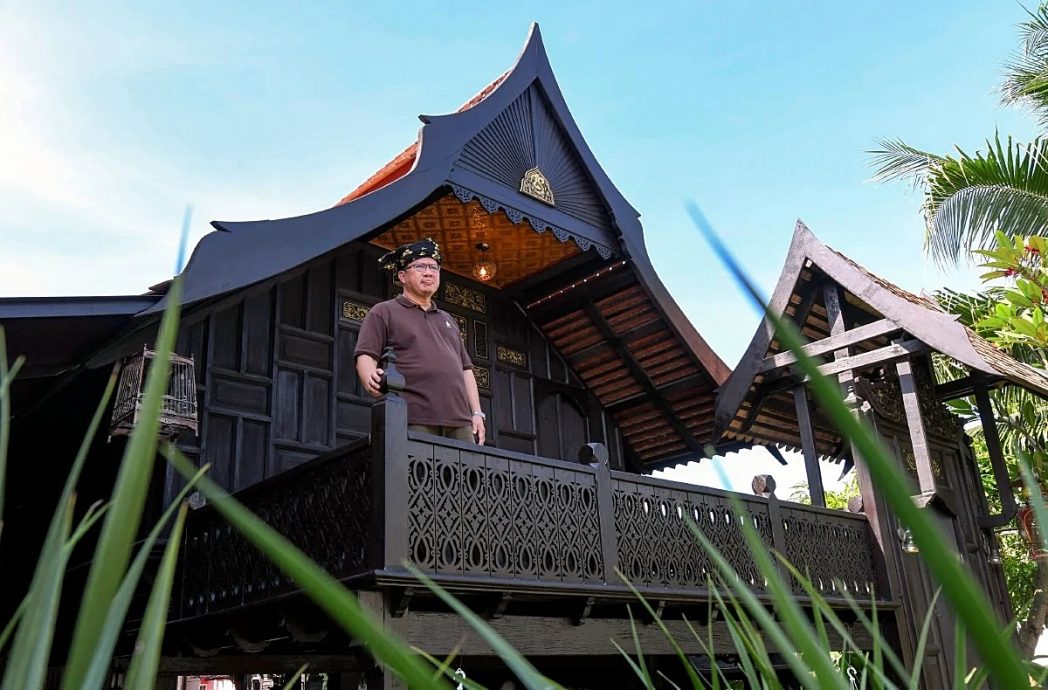 《东游记》:摄影师花2年拯救百年丹州马来传统老屋--Rumah Tiang 12