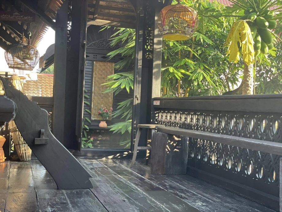《东游记》:摄影师花2年拯救百年丹州马来传统老屋--Rumah Tiang 12