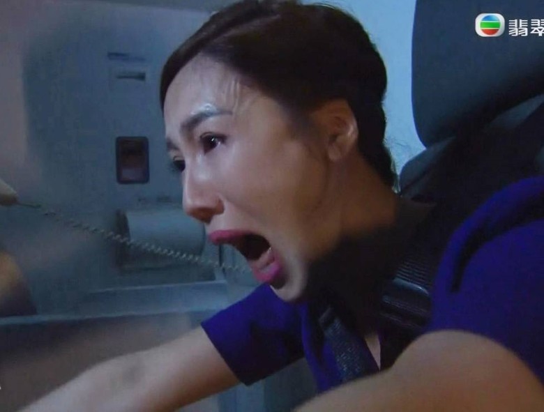 《金宵大厦》剧情巧撞粉丝心惊 李施嬅搭上出事航班　