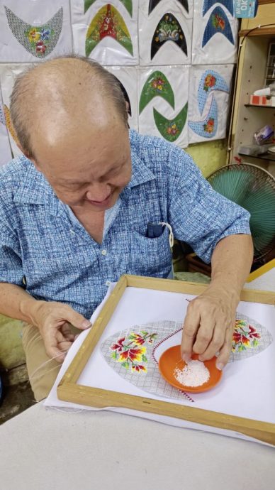 【东西】纯手工刺绣串珠而成的娘惹珠子鞋