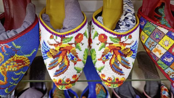 【东西】纯手工刺绣串珠而成的娘惹珠子鞋