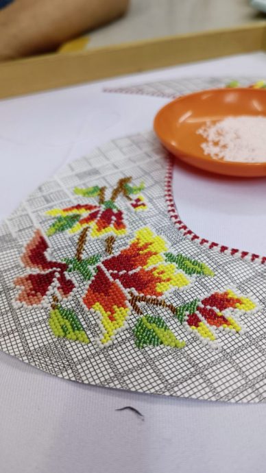 【东西】纯手工刺绣串珠而成的娘惹珠子鞋