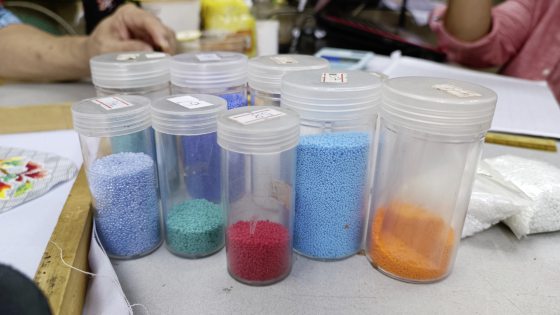 【东西】纯手工刺绣串珠而成的娘惹珠子鞋