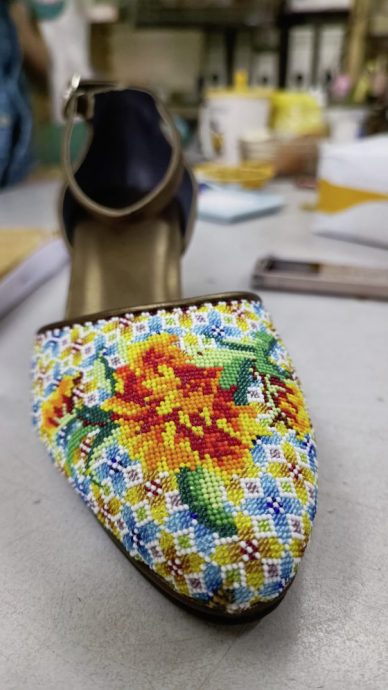 【东西】纯手工刺绣串珠而成的娘惹珠子鞋