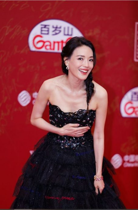 上海电影节｜杨紫琼周润发惊喜同框 时隔23年李慕白俞秀莲团聚