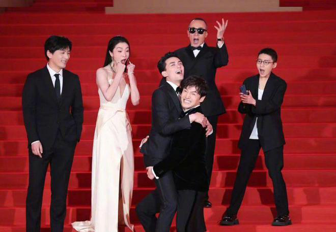 上海电影节｜杨紫琼周润发惊喜同框 时隔23年李慕白俞秀莲团聚