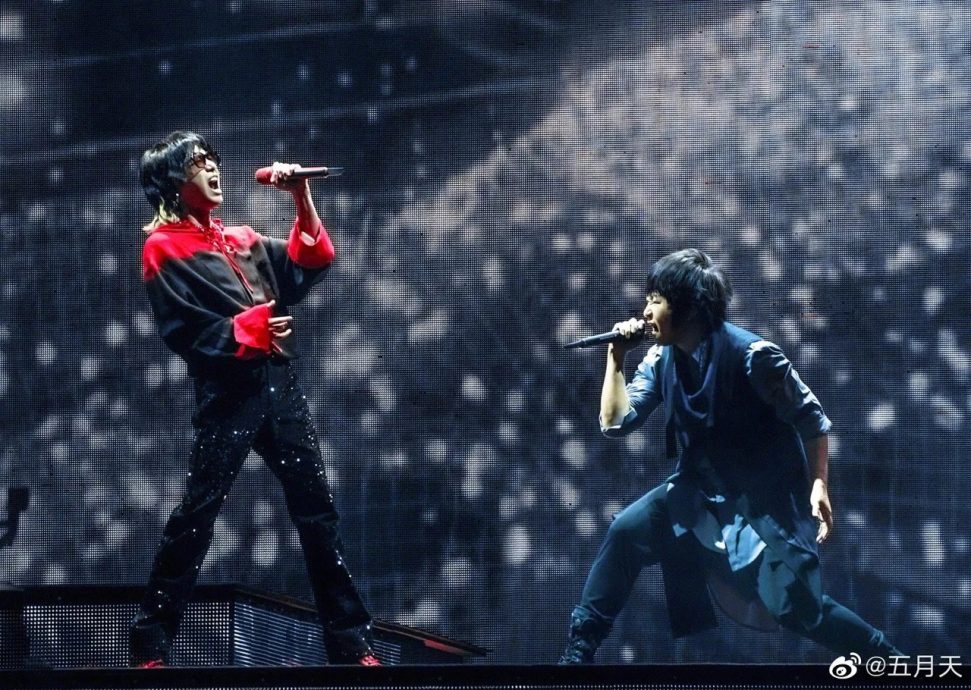 不满喧宾夺主|五月天华晨宇粉丝开撕 张碧晨躺枪上热搜