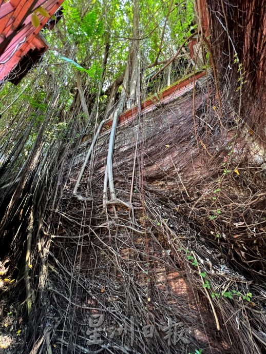 世遗核心区最“失落” 旧法庭建筑沦废墟