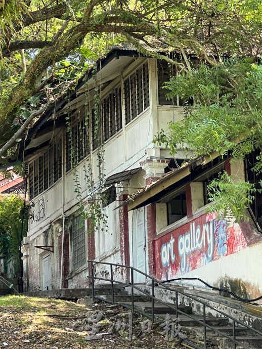 世遗核心区最“失落” 旧法庭建筑沦废墟