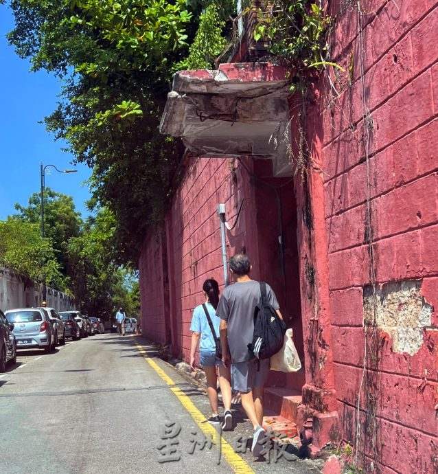 世遗核心区最“失落” 旧法庭建筑沦废墟