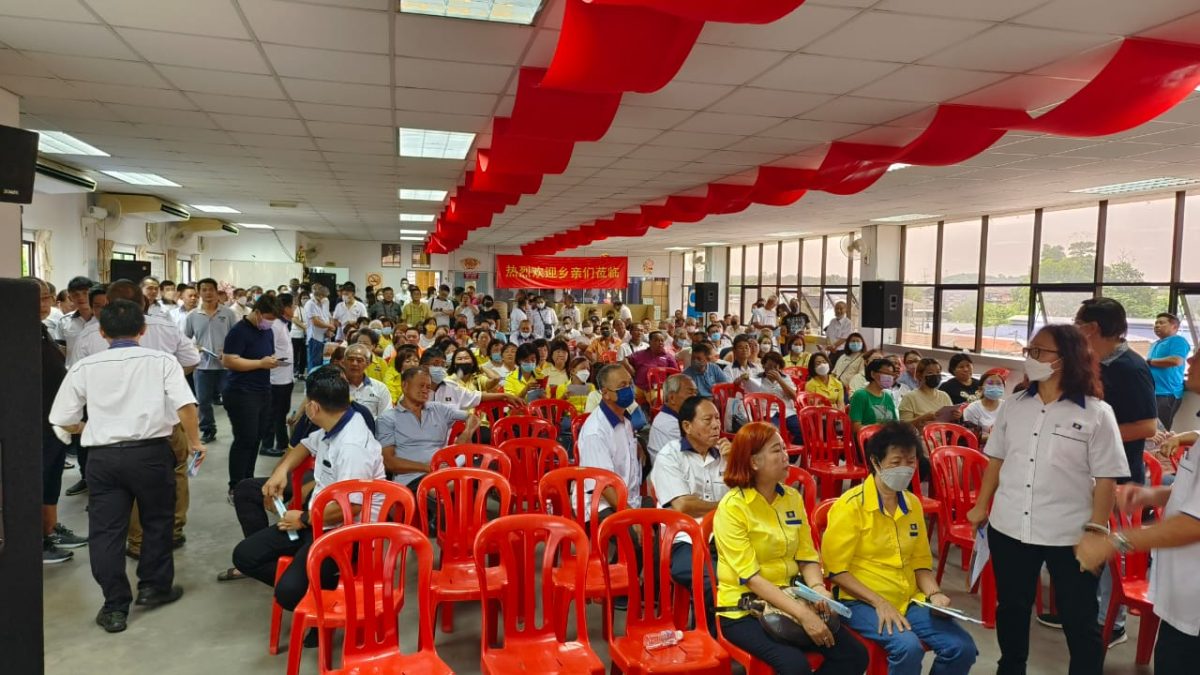 东01副文:黄定发以47多数票升任署理主席职