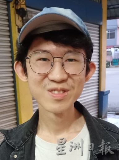 东游记:父母支持 村民送食 等成绩少年完成壁画