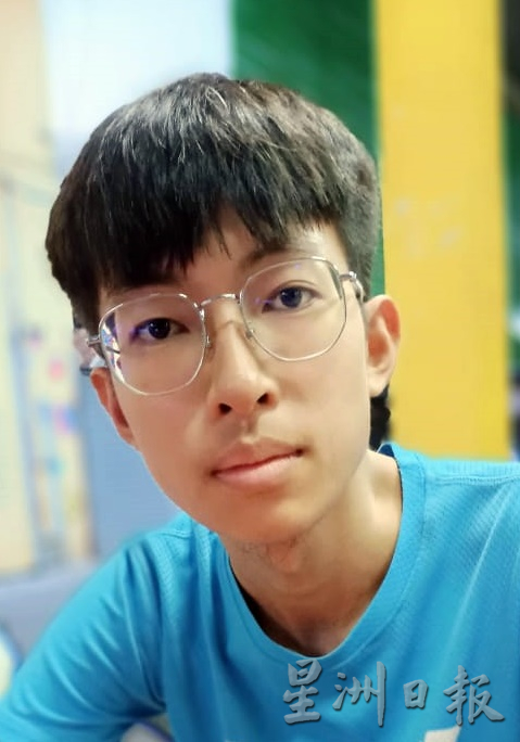 东游记:父母支持 村民送食 等成绩少年完成壁画