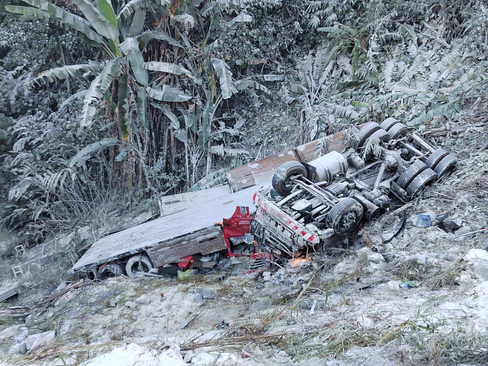 东:拖格罗里撞下山坑