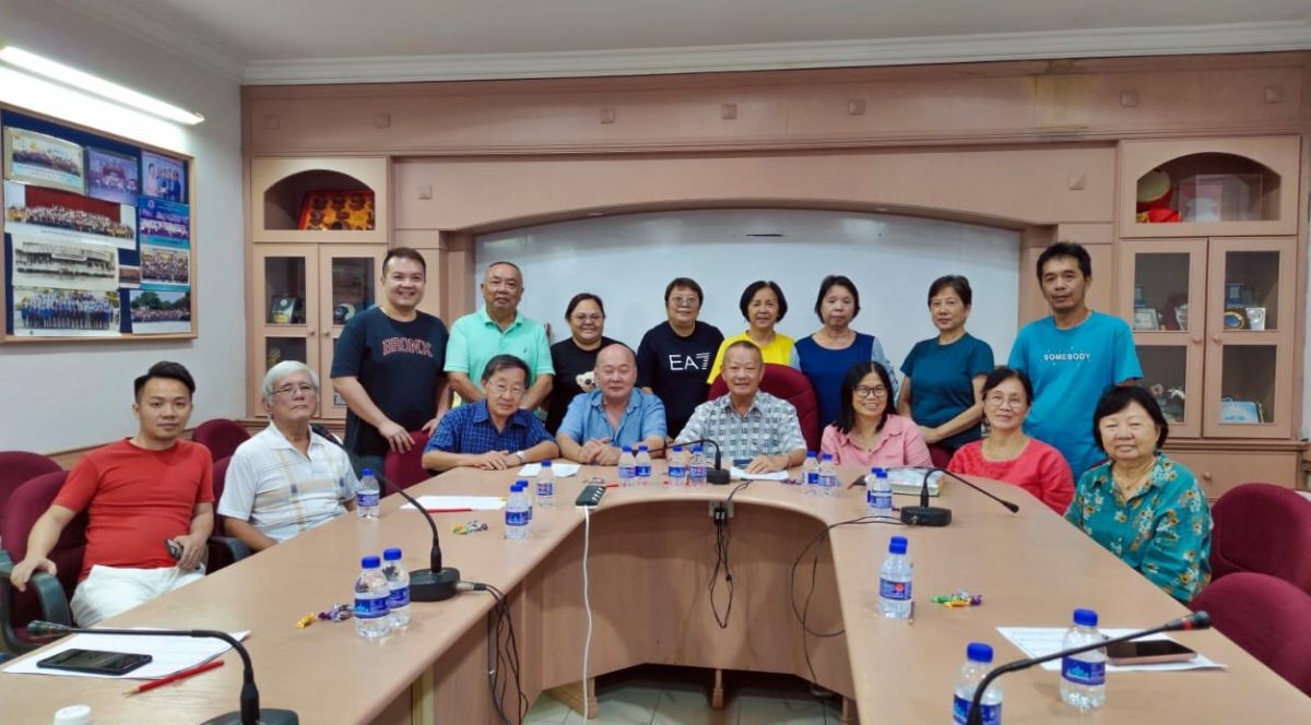 东:登嘉楼海南会馆在没有出现竞选的情况下完成新届理事改选,黄秀凤蝉联会长职。