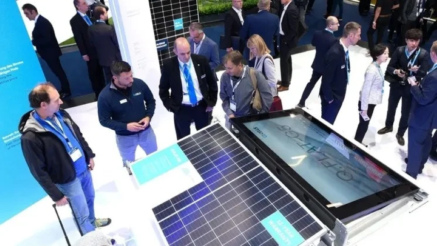 中国光伏高管在德慕尼黑机场被带走 知情人士:不止一人