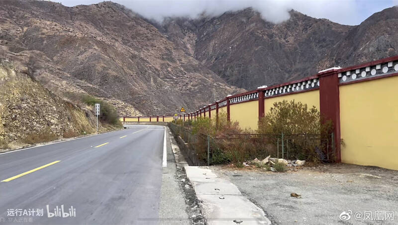 中国景区筑围墙挡美景收门票 网批:圈地收费?