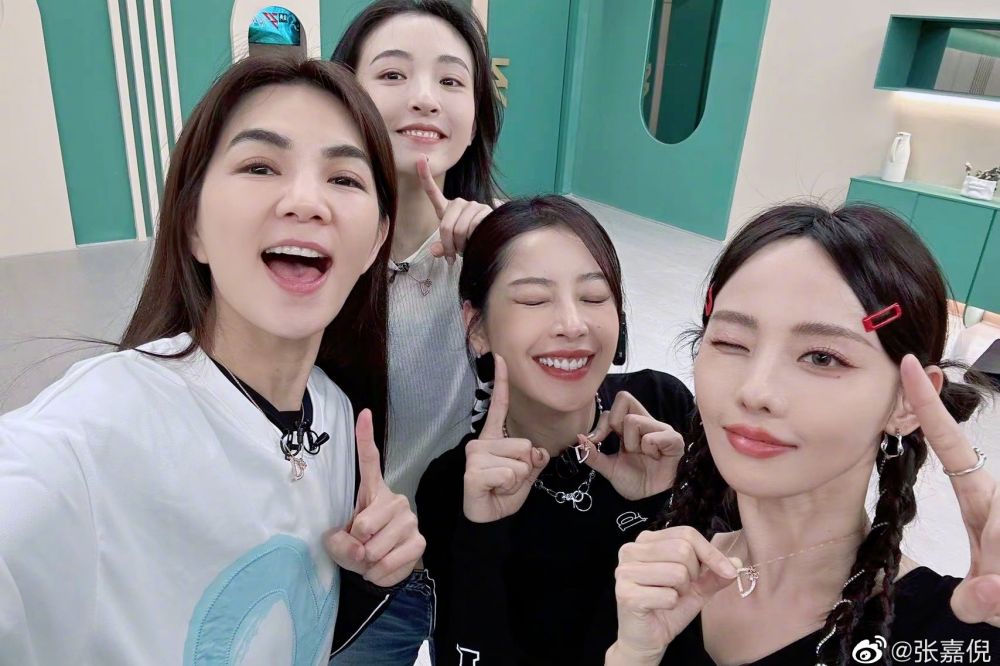 为《乘风》缺席外婆告别式 张嘉倪遭痛批:三观不正