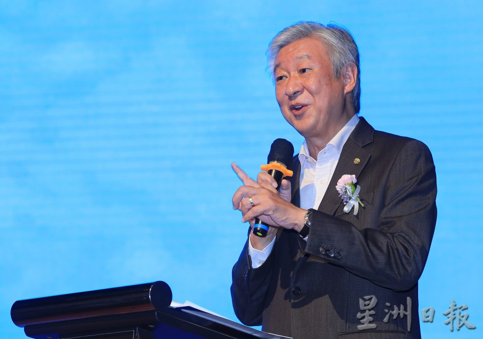 主文∕滨华百年校庆企业讲座逾千人出席