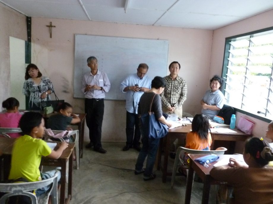 古晋喇沙基金会为穷苦学生免费补习