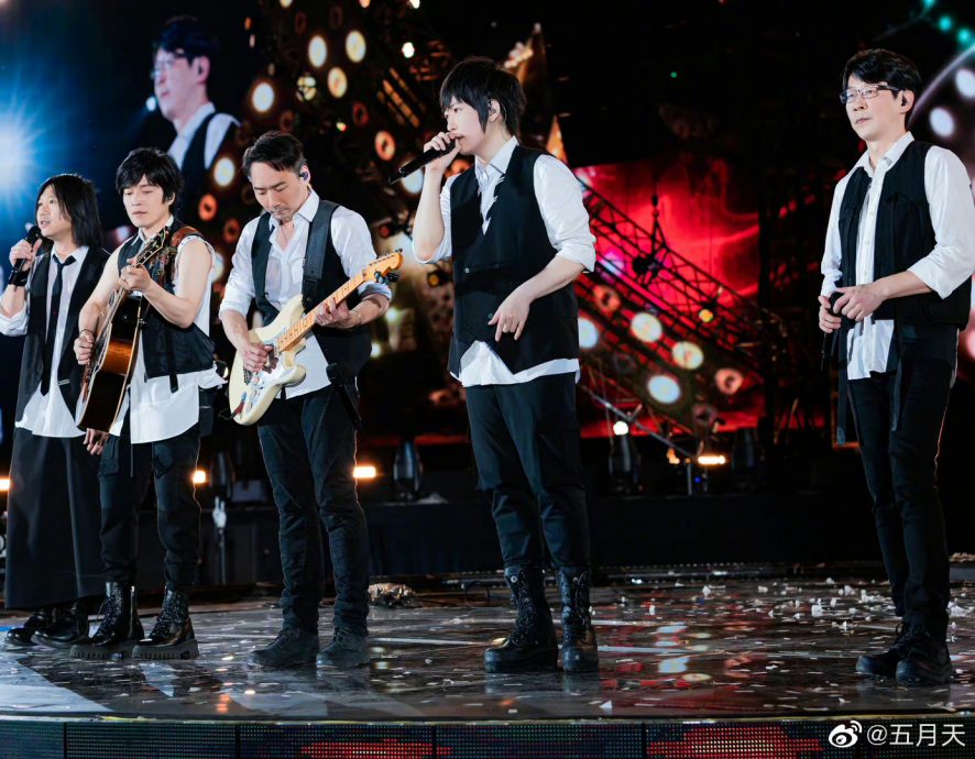 五月天邀华晨宇任嘉宾惹恼粉丝 玛莎高EQ回18字