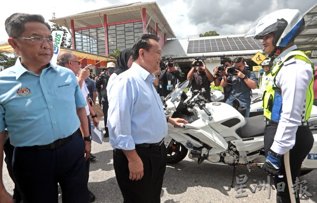 亚历山大巡视南北大道的准备工作