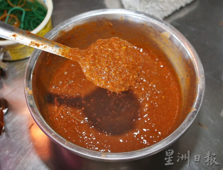人气美食 | 炒粉配香辣酱料正! 老字号经济炒粉街坊最爱