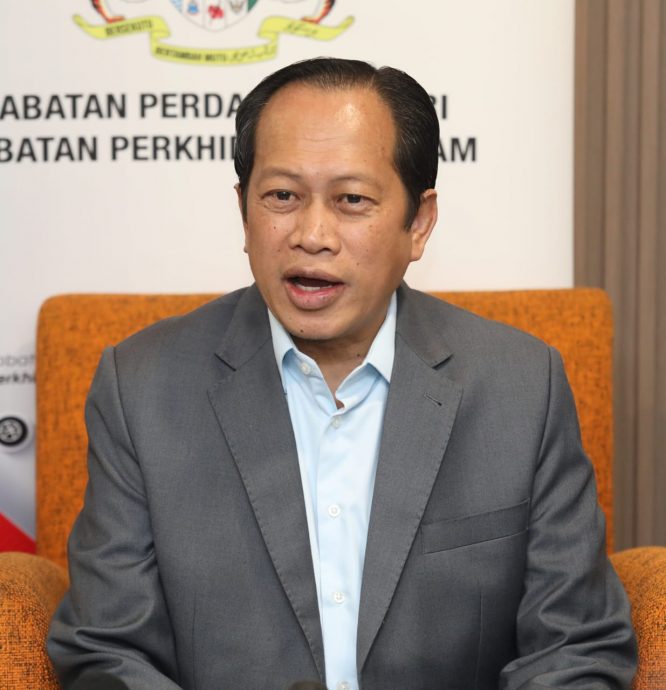 令吉兑美元续走贬 阿末马斯兰:重要是令吉稳定