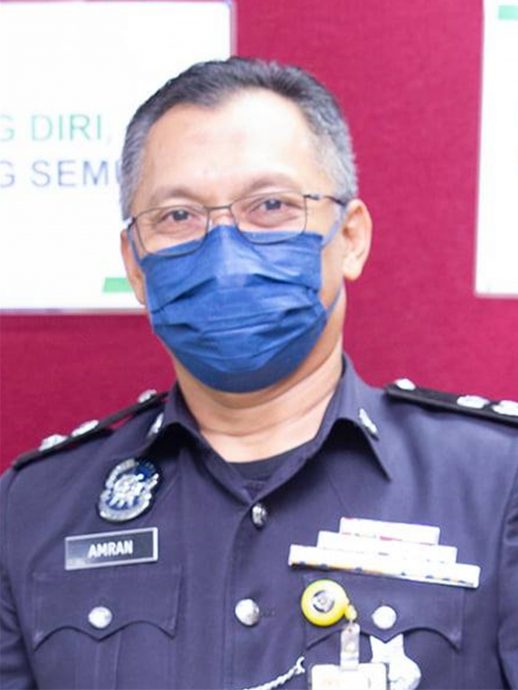 供星洲网/ 庇朥警区总部突击检查，起获多支枪械、子弹、手铐及制作枪械工具。