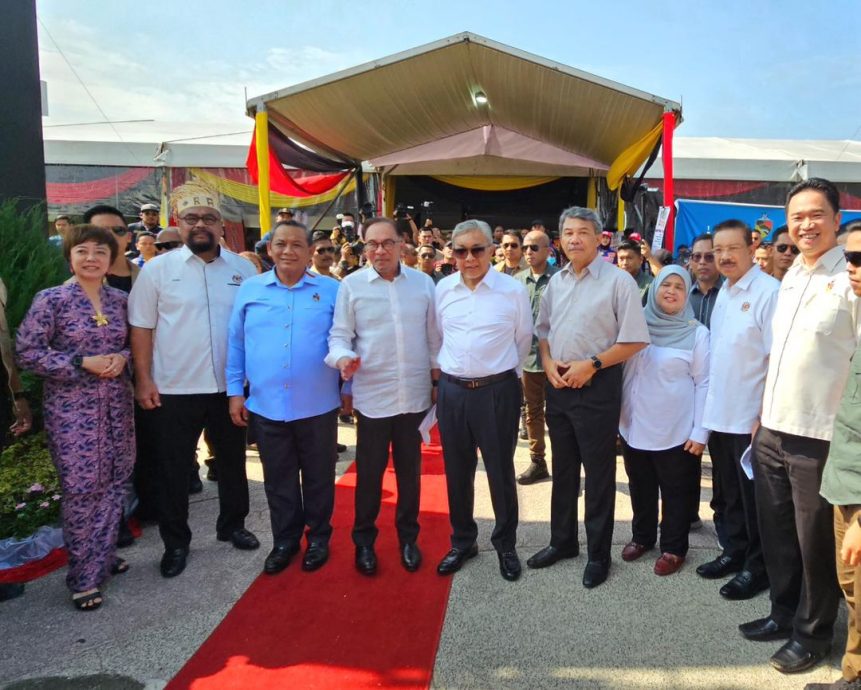 供星洲网／首相副葵同台出席官方活动