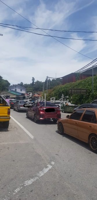 假期金马仑再现大塞车 菜车困车龙 人流增住宅制水