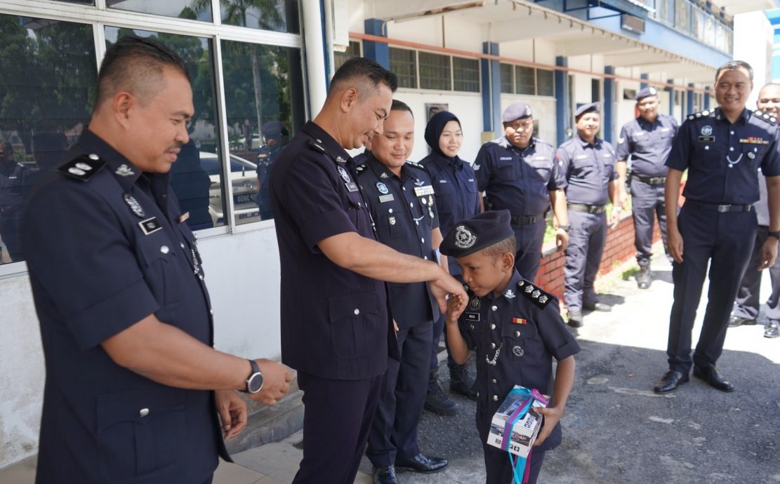 10岁患白血病儿童一圆警官梦