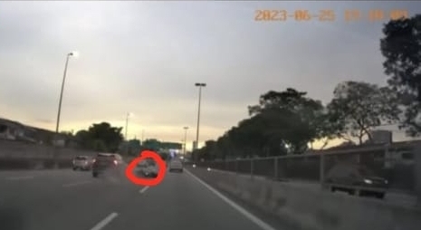 +(全国)西部疏散大道，警方找骑士