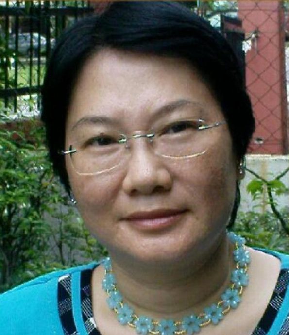 沙沙兰中华小学罗梅芳校长在校长室内逝世